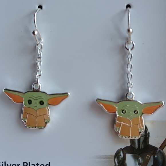 LICENCED Disney Star Wars The Mandalorian Baby Yoda Fine Silver Plated Earrings - Picture 2 of 10